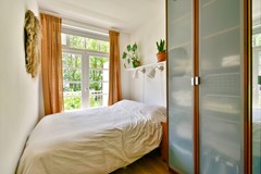 Sold subject to conditions: Hillegomstraat 21-1, 1058 LP Amsterdam