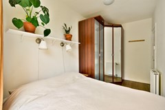 Sold subject to conditions: Hillegomstraat 21-1, 1058 LP Amsterdam