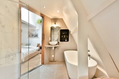 For sale: Molukkenstraat 37-3, 1095 AT Amsterdam