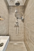 For sale: Molukkenstraat 37-3, 1095 AT Amsterdam