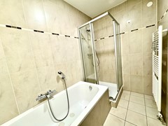 For rent: Van Oldenbarneveldtstraat, 1052 KC Amsterdam