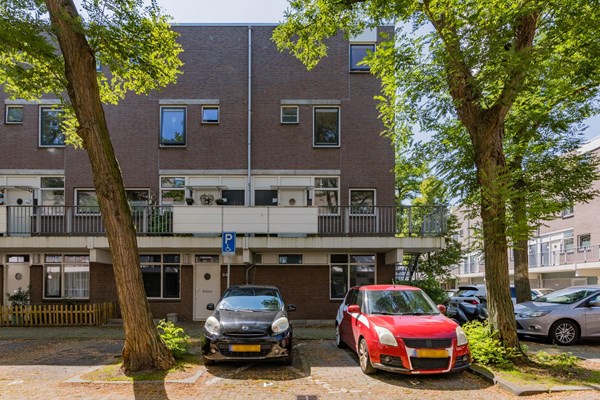 Medium property photo - Albert Rousselstraat 45, 2551 ZN Den Haag