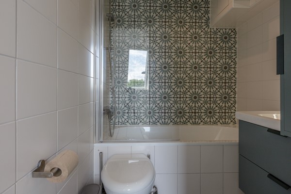 Medium property photo - Hugo van Rijkenlaan 17, 2612 JP Delft