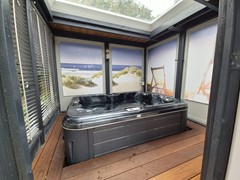 Jacuzzi.jpg
