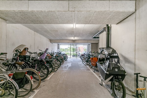 Medium property photo - Postjesweg 242, 1061 AX Amsterdam