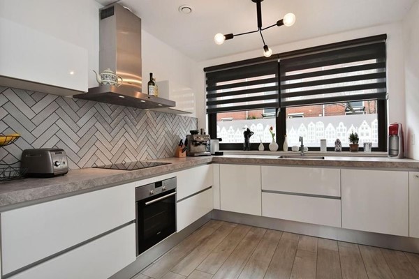Medium property photo - Amstelstraat 33, 2515 XM Den Haag