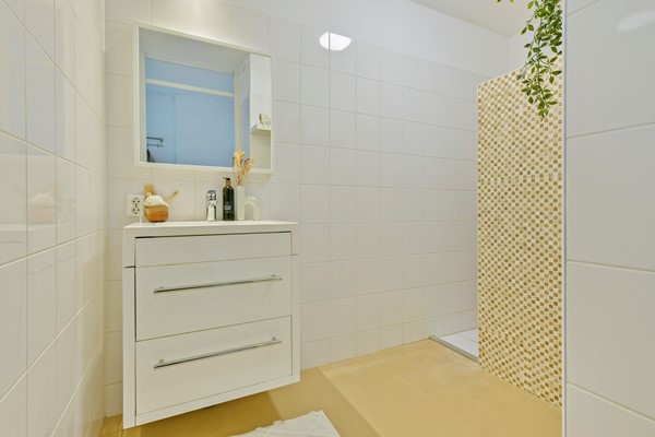 Medium property photo - Leeuwendalersweg 668, 1061 BK Amsterdam
