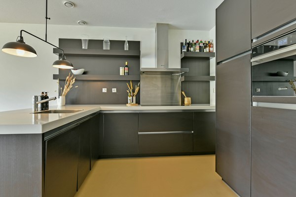 Medium property photo - Leeuwendalersweg 668, 1061 BK Amsterdam