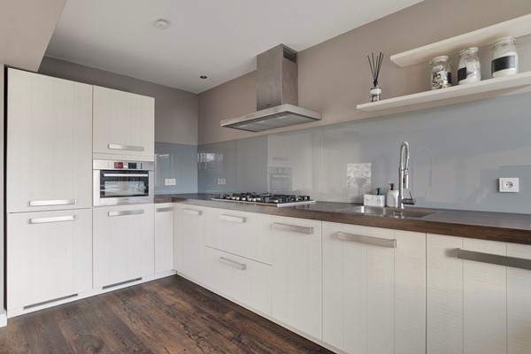 Medium property photo - Edmond Hellenraadstraat 130, 3067 NV Rotterdam