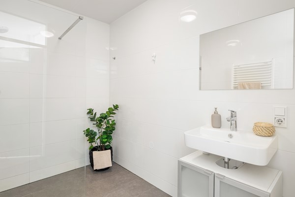 Medium property photo - Aartsbisschop Romerostraat 630, 3573 AW Utrecht