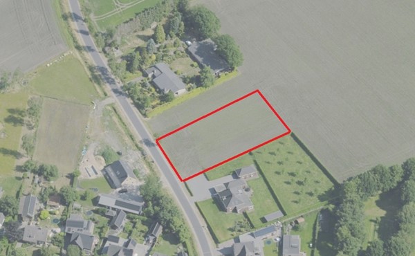 Verkocht: BOUWKAVEL voor het bouwen van een vrijstaand woonhuis met bijgebouw op een perc.opp. van maar liefst circa 2.250 m2