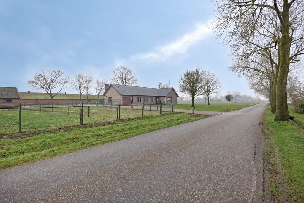 DeRiet4NederweertEind02.jpg DeRiet4NederweertEind02.jpg