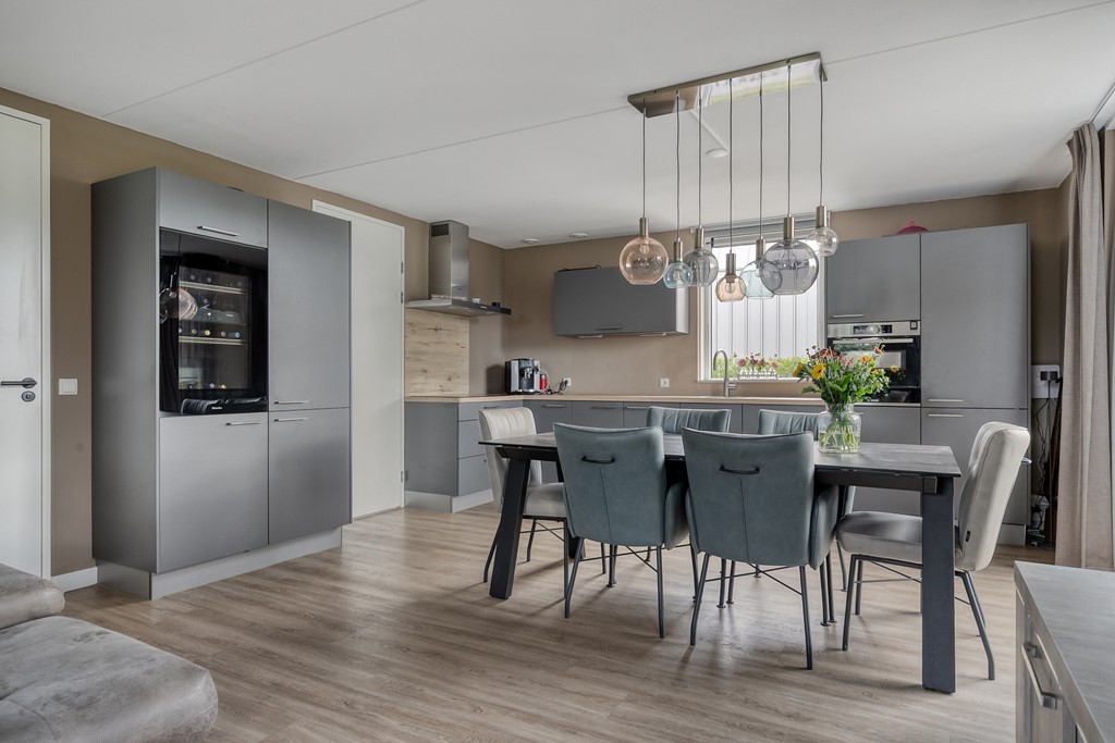 DenDrul19r1165439NRLinden-13.jpg DenDrul19r1165439NRLinden-13.jpg