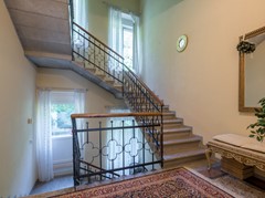 Villa signorile con fascino antico e ampio terreno privato - Foto 26