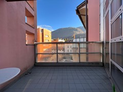 Piazza Walther: Ampio appartamento con terrazza e contratto di locazione in essere - Foto 5