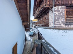 Casa trifamiliare in posizione panoramica con garage, posti macchina e cortile interno - Foto 35