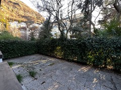 Monolocale parzialmente ristrutturato con terrazza e giardino - Foto 8