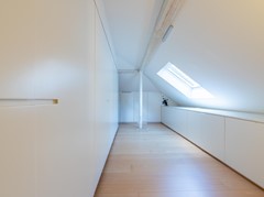 Ampio attico duplex parzialmente ristrutturato con terrazza, tre balconi e vista libera - Foto 30