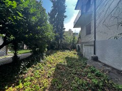 Porzione di casa con giardino privato in splendida posizione centrale - Foto 8