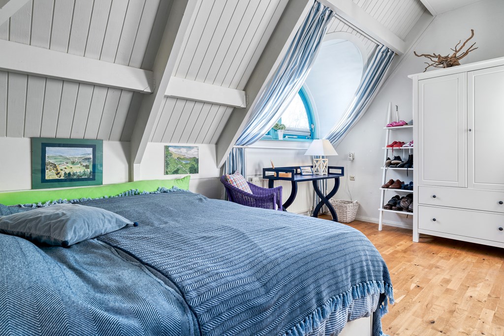 img-18.jpg img-18.jpg