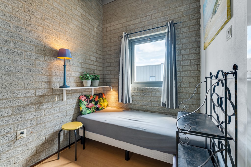 img-11.jpg img-11.jpg