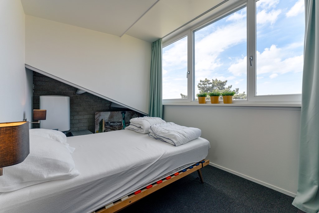 img-12.jpg img-12.jpg