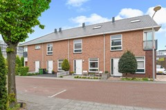 Sold: Moderne, strak afgewerkte tussenwoning met diverse wauw-effecten   