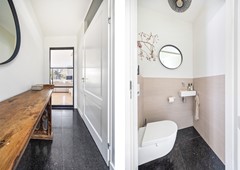 5a. Tweeluik entree en toilet - kopie.jpg