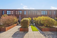 Te koop: Stijlvol wonen boven het winkelcentrum – Simon Carmiggelthof 248