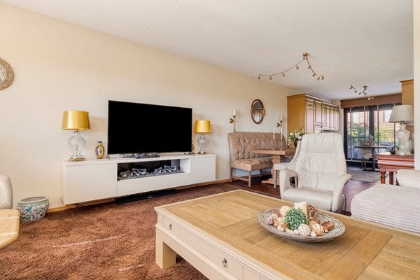 Medium property photo - Simon Carmiggelthof 248, 2492 JN Den Haag
