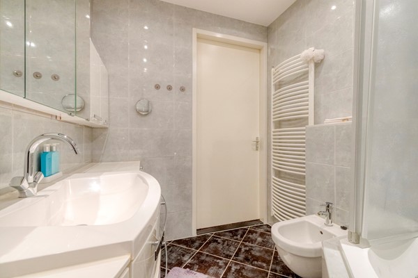 Medium property photo - Simon Carmiggelthof 248, 2492 JN Den Haag