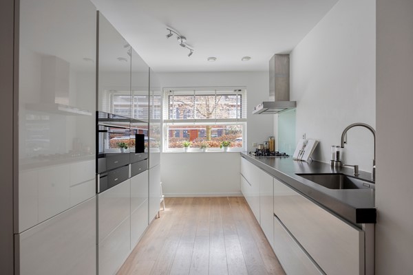 Medium property photo - Hoofpolderstraat 9, 2493 XD Den Haag