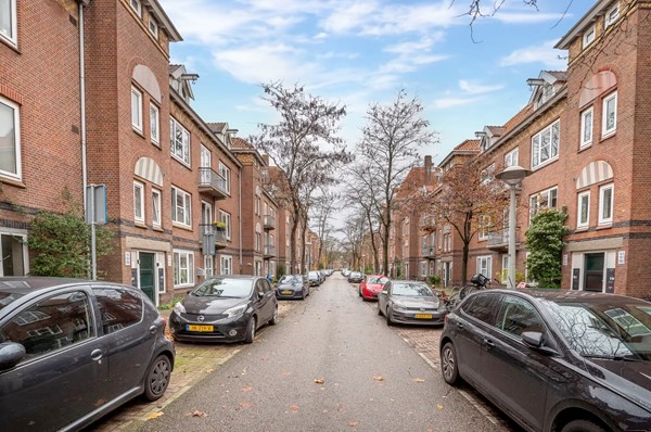Medium property photo - Vincent van Goghstraat 198, 1072 DA Amsterdam