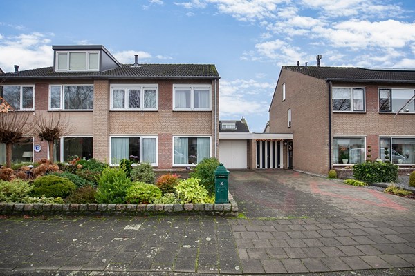 Armstrongstraat 10, Loon op Zand