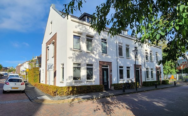 Te koop: Moderne hoekwoning met tuin en parkeergelegenheid, energielabel A