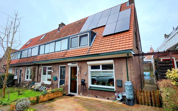 Verkocht onder voorbehoud: Werkelijk op steenworp afstand van Park Mariendaal gelegen!