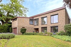 Te koop: Geweldig uitzicht en prachtig aangelegde tuin!