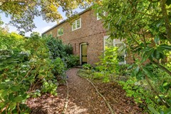 Te koop: Geweldige groene locatie met ruime tuin!
