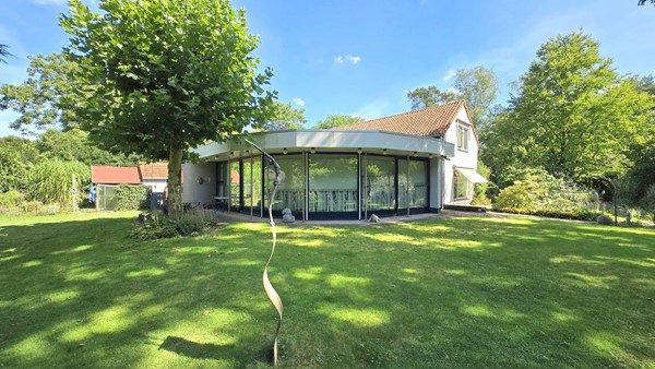 Te koop: Vrijstaande woning met ruim perceel en ligging op een fantastische groene locatie!