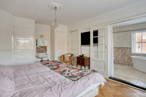 Medium property photo - Van Goghstraat 2, 6813 HG Arnhem