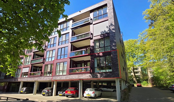 Te koop: Prachtig HOEK-appartement met prive-parkeerplaats in groene omgeving!