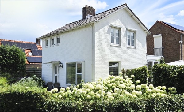 Te koop: Vrijstaand, charmant en direct te betrekken!