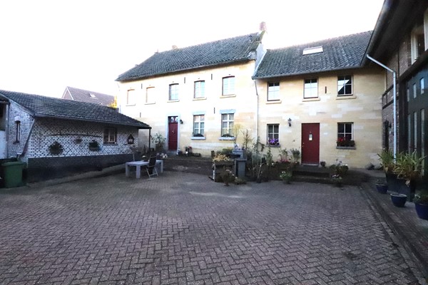 Ruime Woonboerderij (4-5 slaapkamers) te huur op een TOP Locatie in het Pittoreske dorp EIJCKELRADE