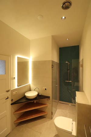 Foto - Te huur: Zeer ruim en nieuwbouw 1 slaapkamer appartement te huur in de Binnen stad van Maastricht met een prachtige privétuin TOPPER!