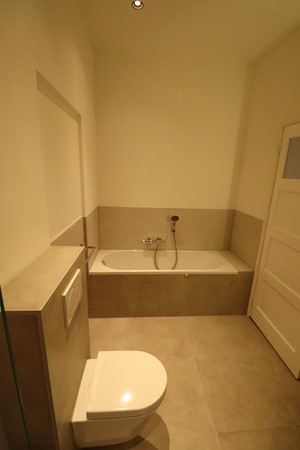 Foto - Te huur: Zeer ruim en nieuwbouw 1 slaapkamer appartement te huur in de Binnen stad van Maastricht met een prachtige privétuin TOPPER!