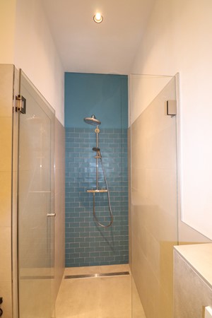 Foto - Te huur: Zeer ruim en nieuwbouw 1 slaapkamer appartement te huur in de Binnen stad van Maastricht met een prachtige privétuin TOPPER!