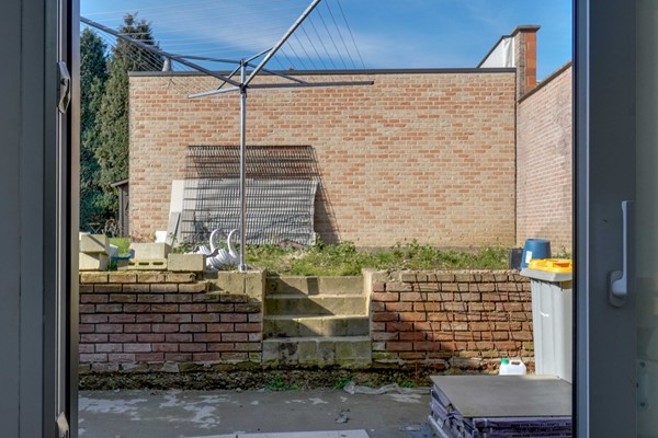 Foto - Te koop: Veelzijdig handelspand in hartje Lanaken waar wonen, werken en leven samenkomen onder één dak!
