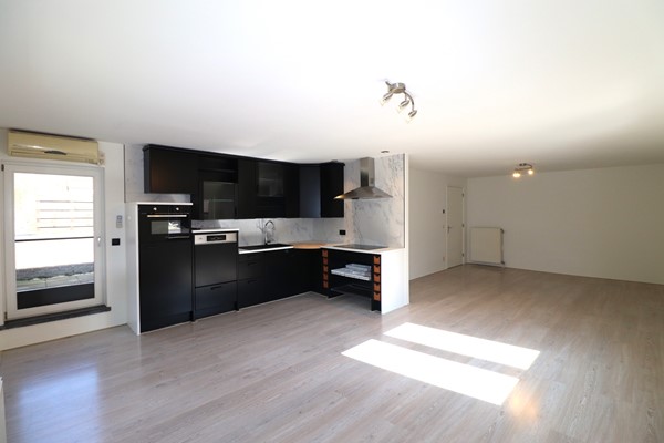 Te huur: TOPPER te Huur gekomen in Kanne BELGIË, Volledig gerenoveerd ruim 2 slaapkamer appartement met ruim terras!