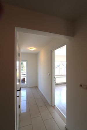 Foto - Verhuurd: TOPPER te Huur gekomen in Kanne BELGIË, Volledig gerenoveerd ruim 2 slaapkamer appartement met ruim terras!