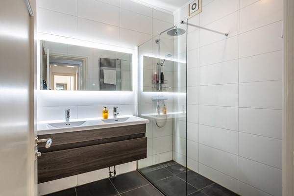Medium property photo - Waalstraat 57-1, 1079 DP Amsterdam